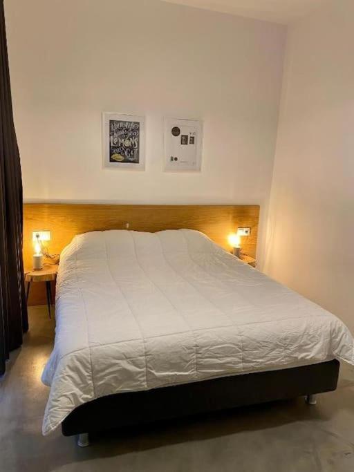 A Place 4U No10 - Garden-Level Getaway 2 Bedroom 2 Bathroom Apartment With Yard Афіни Екстер'єр фото