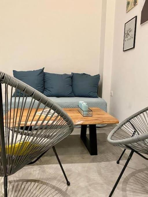 A Place 4U No10 - Garden-Level Getaway 2 Bedroom 2 Bathroom Apartment With Yard Афіни Екстер'єр фото